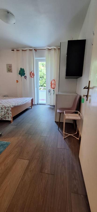 Apartments Villa Milenka ノヴァリャ エクステリア 写真