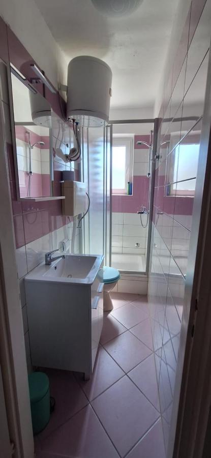 Apartments Villa Milenka ノヴァリャ エクステリア 写真