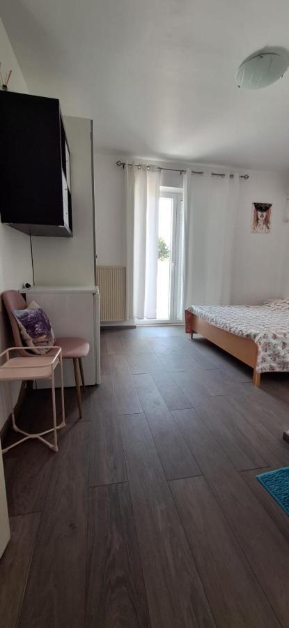 Apartments Villa Milenka ノヴァリャ エクステリア 写真