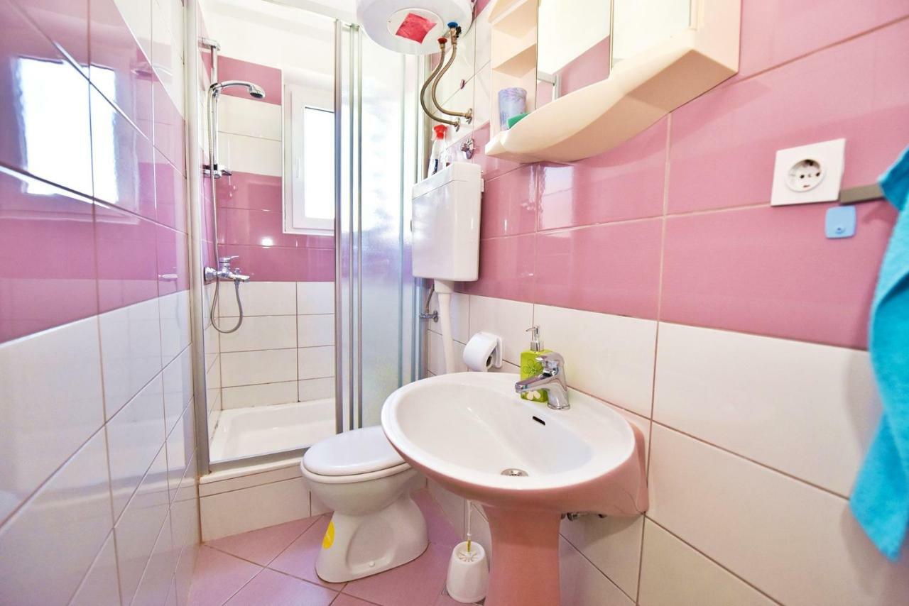 Apartments Villa Milenka ノヴァリャ エクステリア 写真