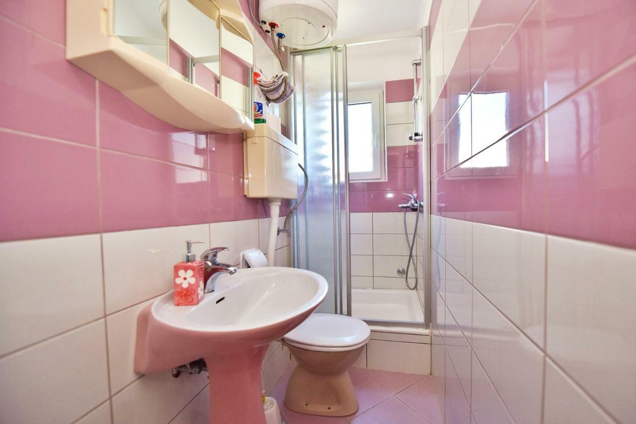 Apartments Villa Milenka ノヴァリャ エクステリア 写真