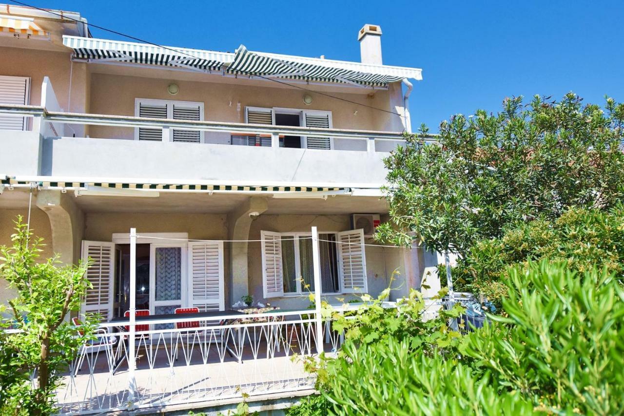 Apartments Villa Milenka ノヴァリャ エクステリア 写真
