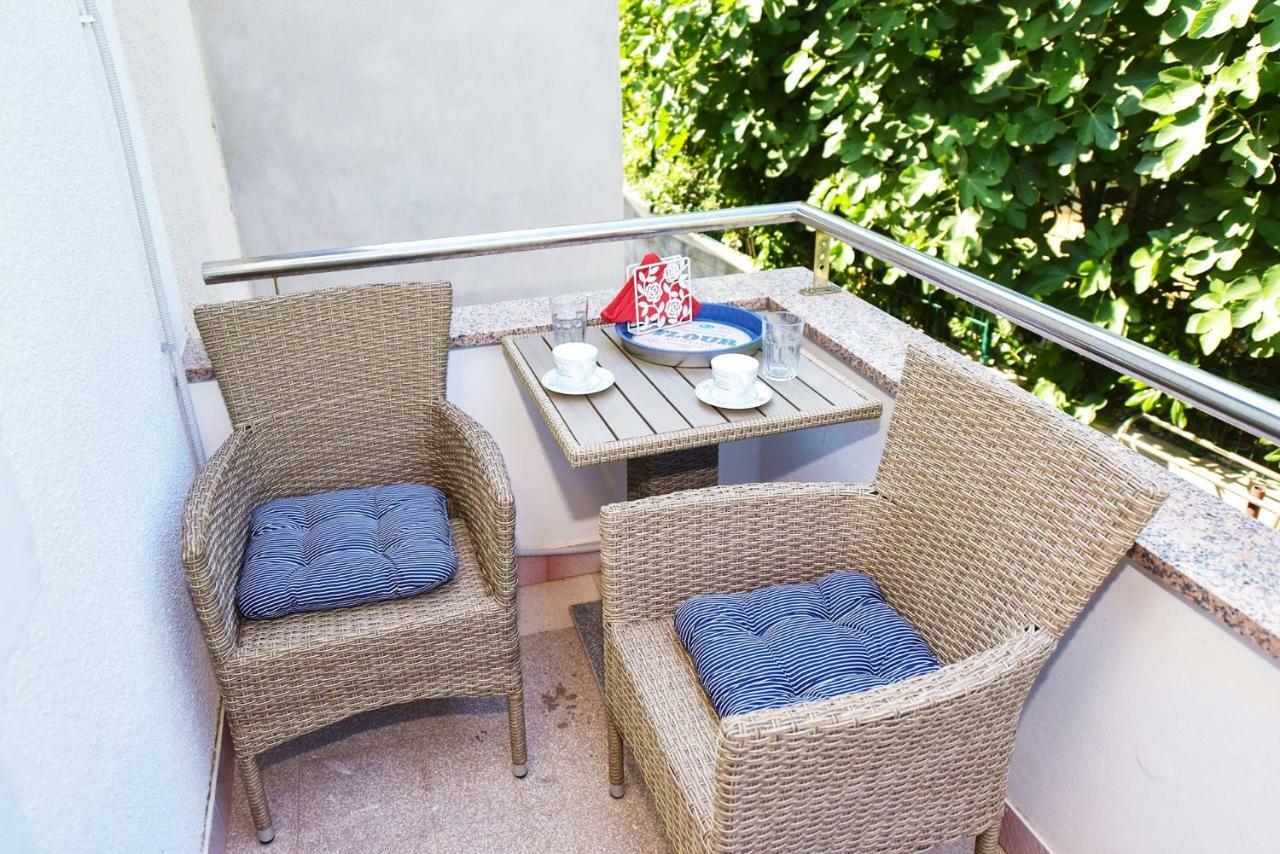 Apartments Villa Milenka ノヴァリャ エクステリア 写真